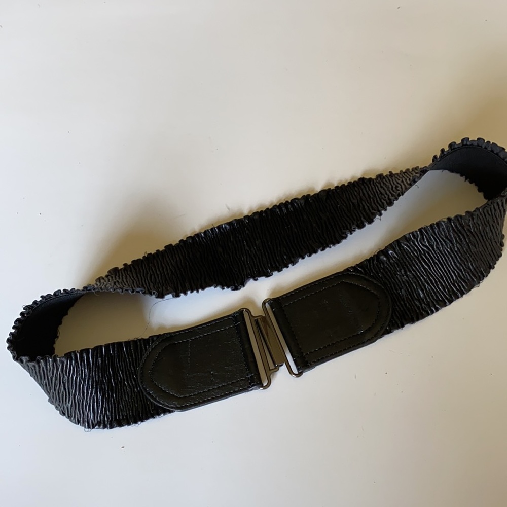 🎉HP🎉 Style & Co. Black non-leather w/elastic band, M-L